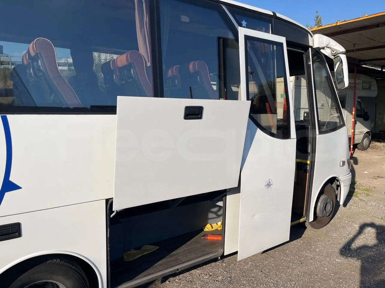 Iveco 65C JBN - EUR3 - 122kW - 6.9m - platform open photo