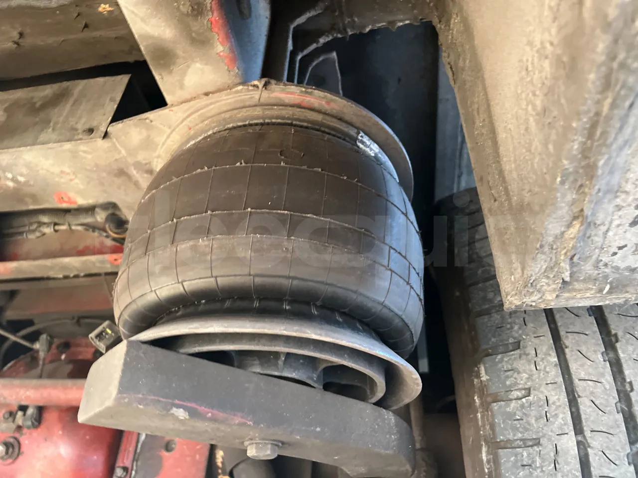 Iveco 65C JBN - EUR3 - 122kW - 6.9m - axle 3 air springs 2 left