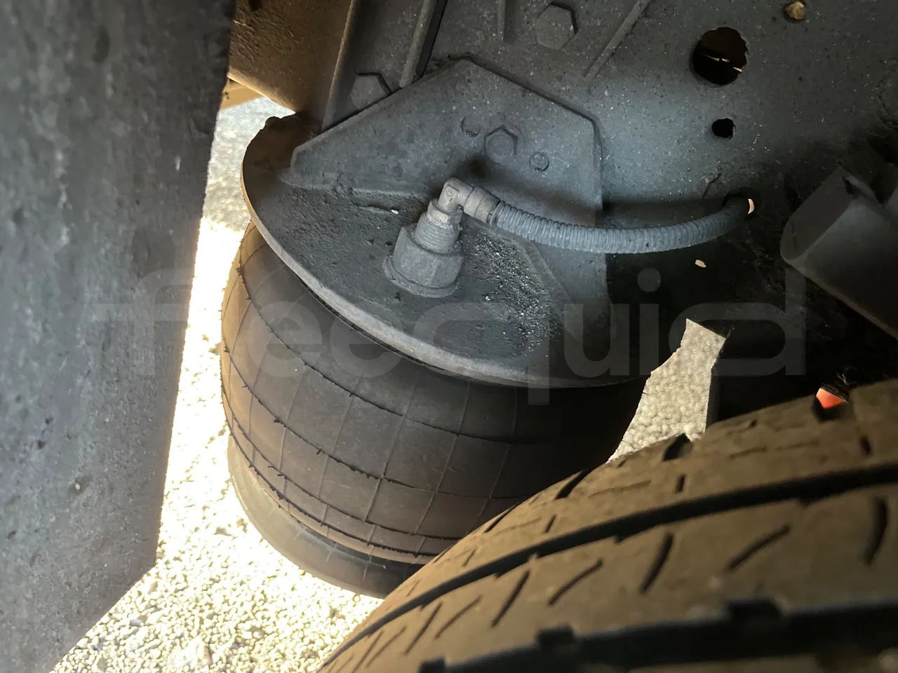 Iveco 65C JBN - EUR3 - 122kW - 6.9m - axle 2 shock absorbers 1 right