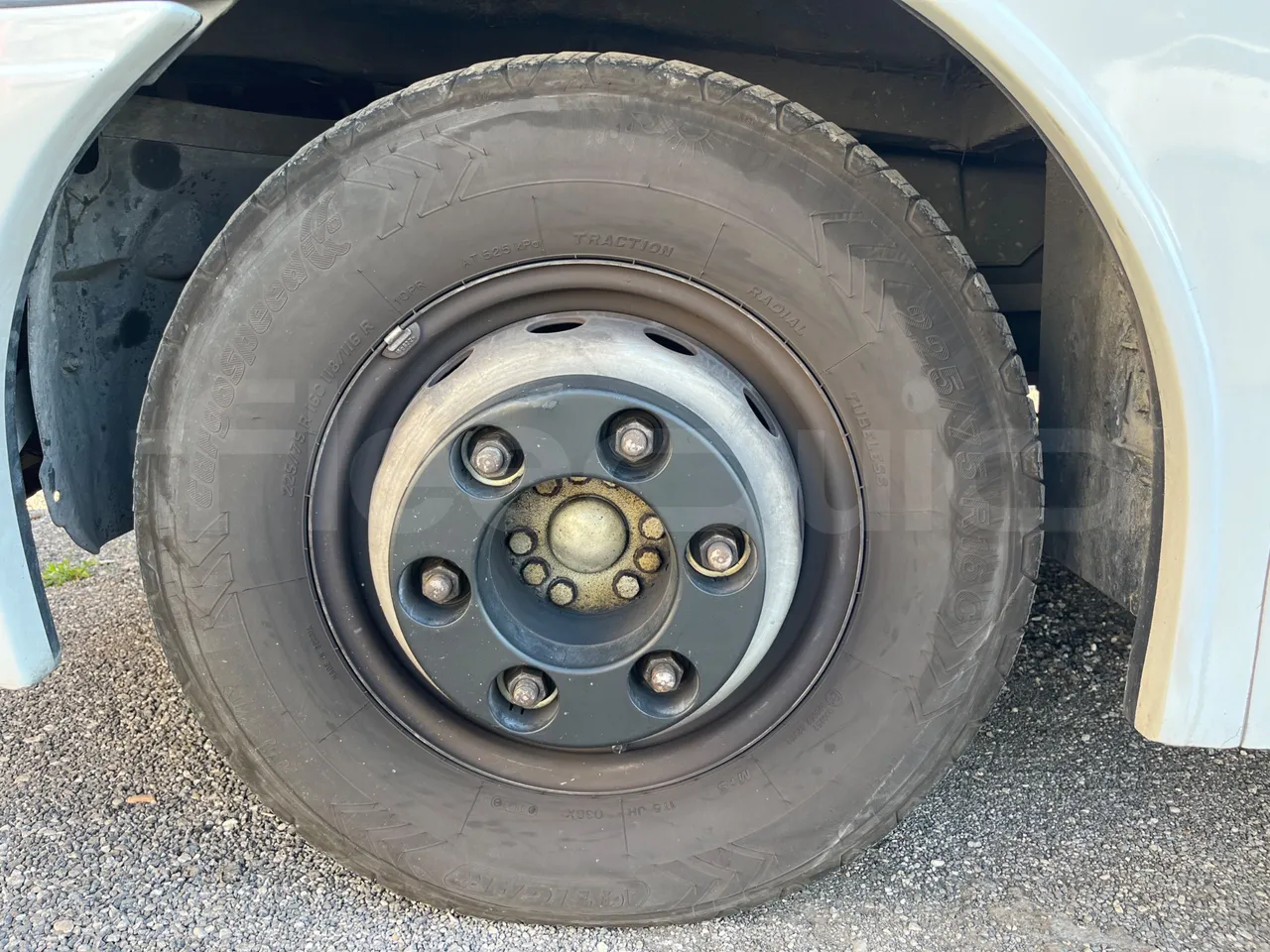 Iveco 65C JBN - EUR3 - 122kW - 6.9m - front left tire measurements