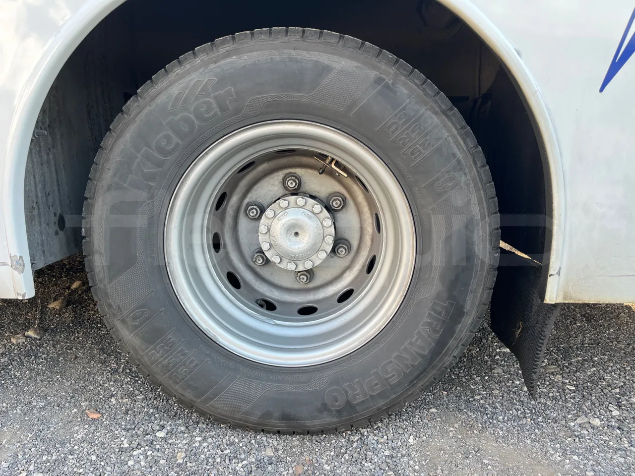 Iveco 65C JBN - EUR3 - 122kW - 6.9m - rear left tire photo