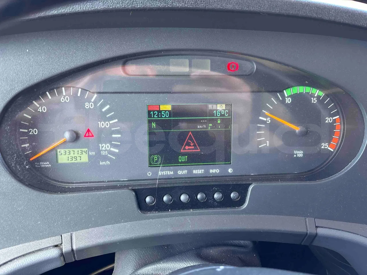 Setra S431 DT - Euro5 - 370kW - 13.890mt - dashboard lights on