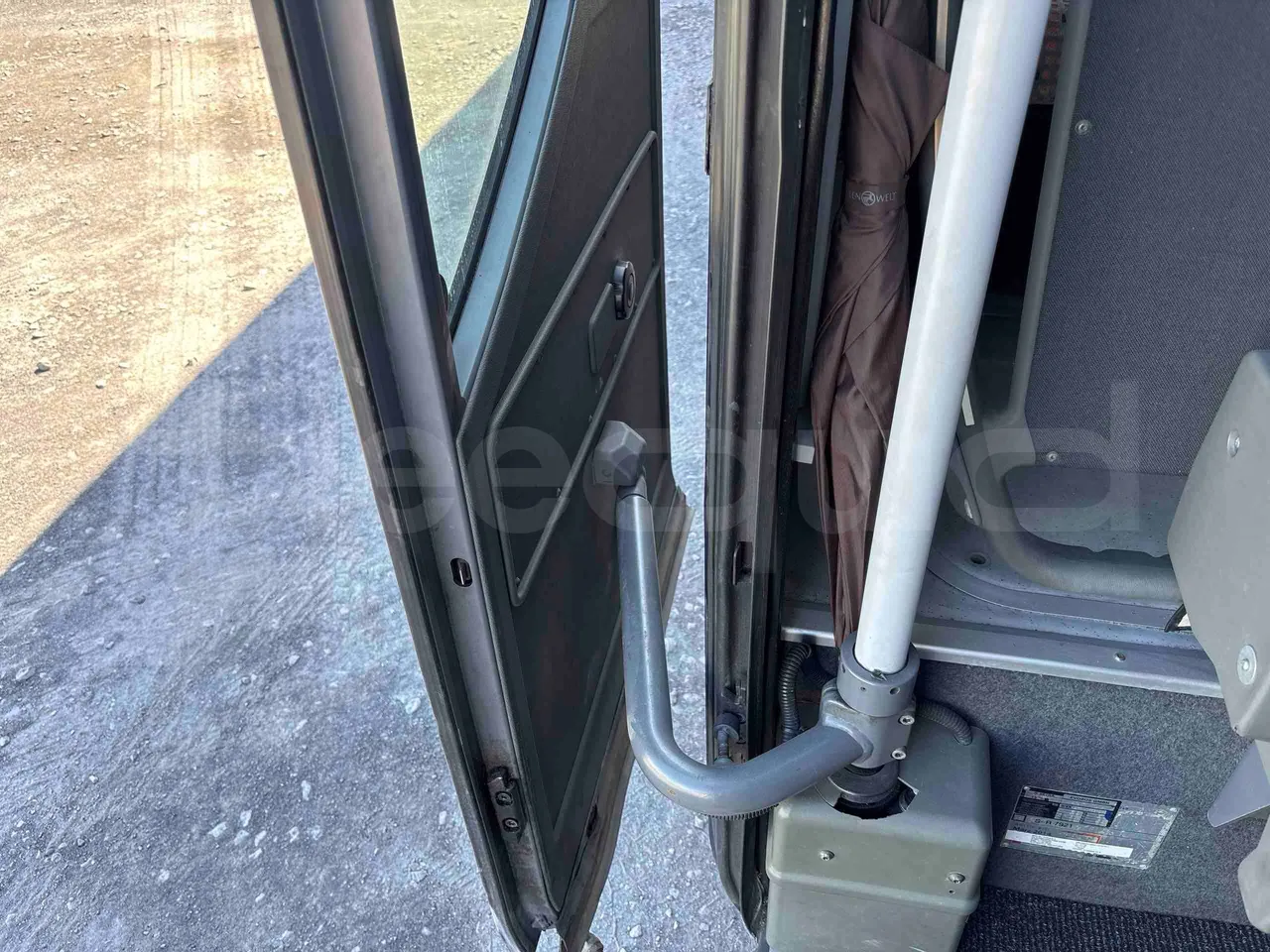 Setra S431 DT - Euro5 - 370kW - 13.890mt - door mechanism photo