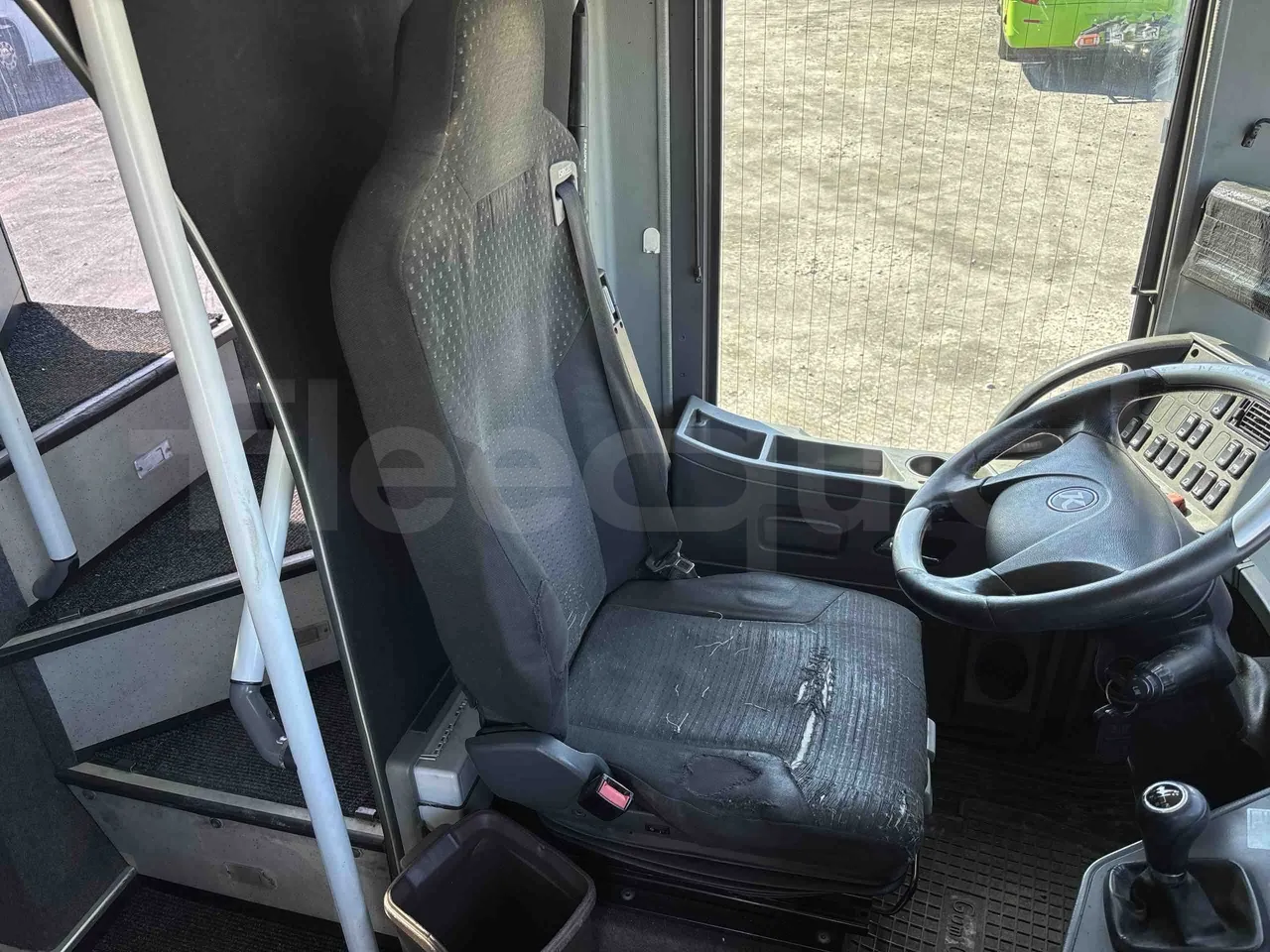 Setra S431 DT - Euro5 - 370kW - 13.890mt - driver's seat photo