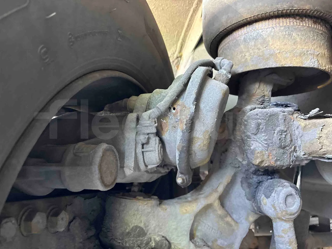 Setra S431 DT - Euro5 - 370kW - 13.890mt - front brake calipers right