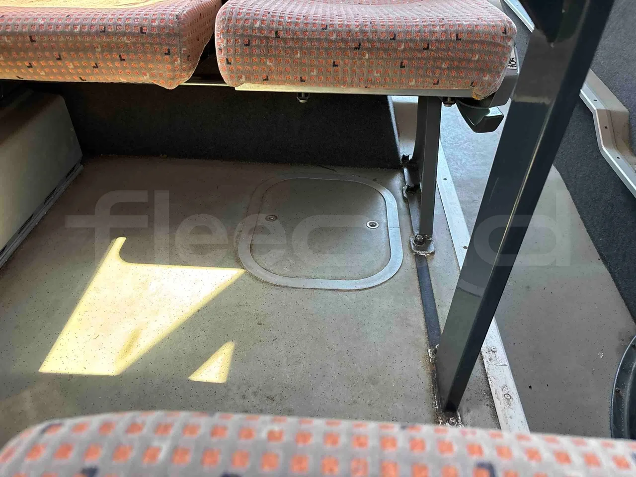 Setra S431 DT - Euro5 - 370kW - 13.890mt - floor hatches photo