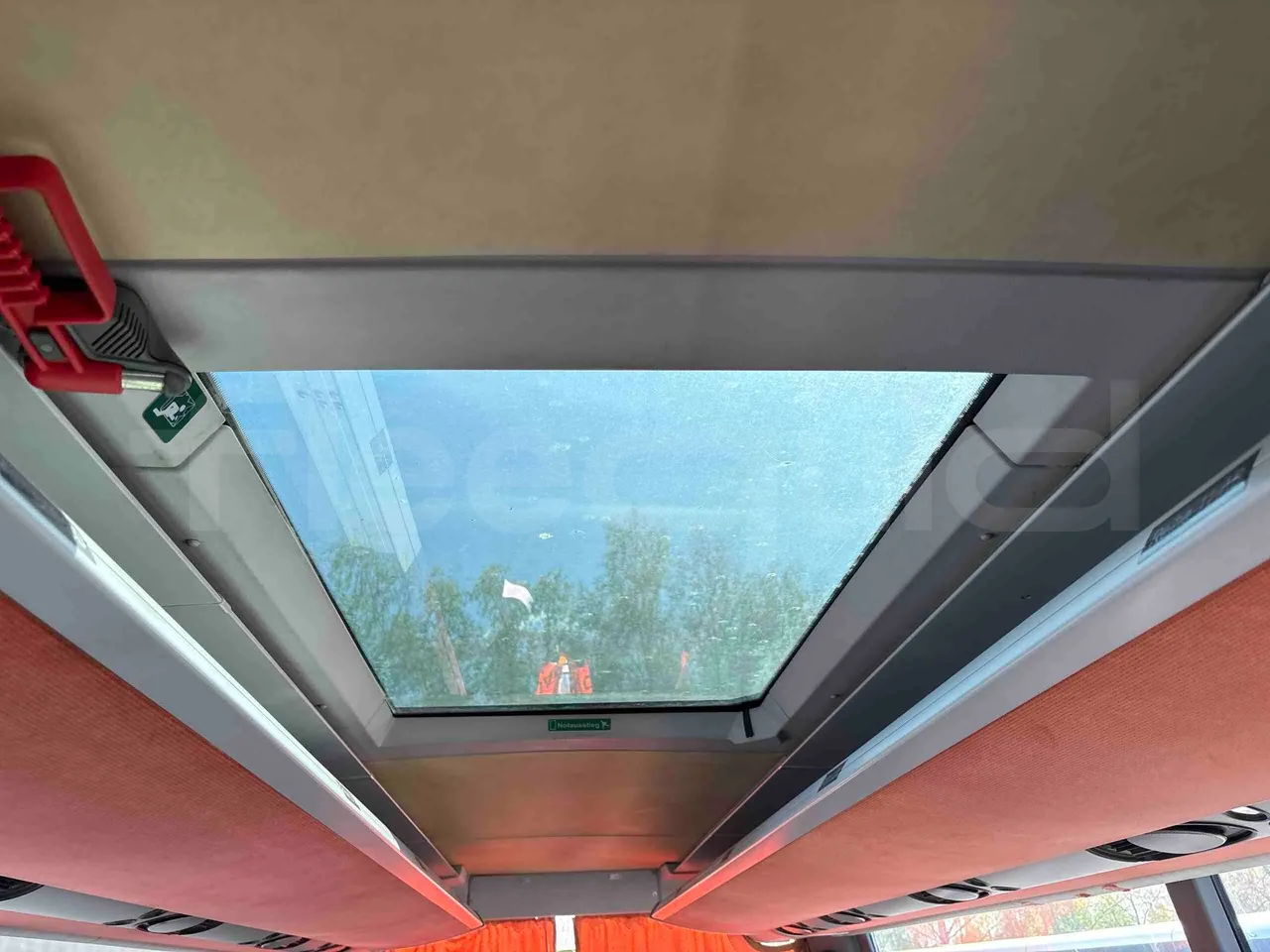 Setra S431 DT - Euro5 - 370kW - 13.890mt - roof hatch 2