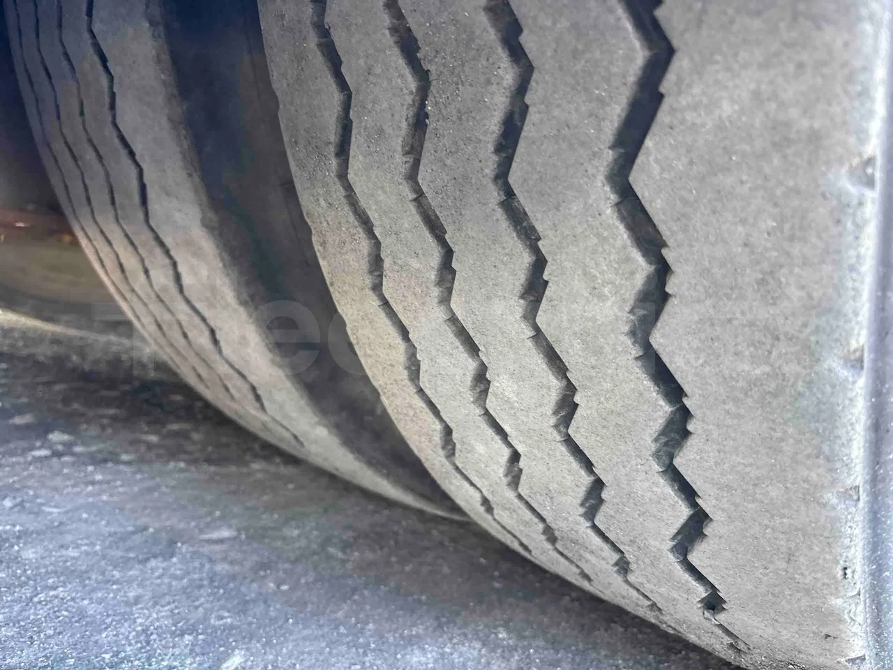 Setra S431 DT - Euro5 - 370kW - 13.890mt - tread condition second axle tires right