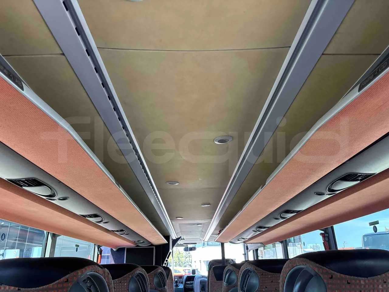 Setra S431 DT - Euro5 - 370kW - 13.890mt - overhead compartments photo