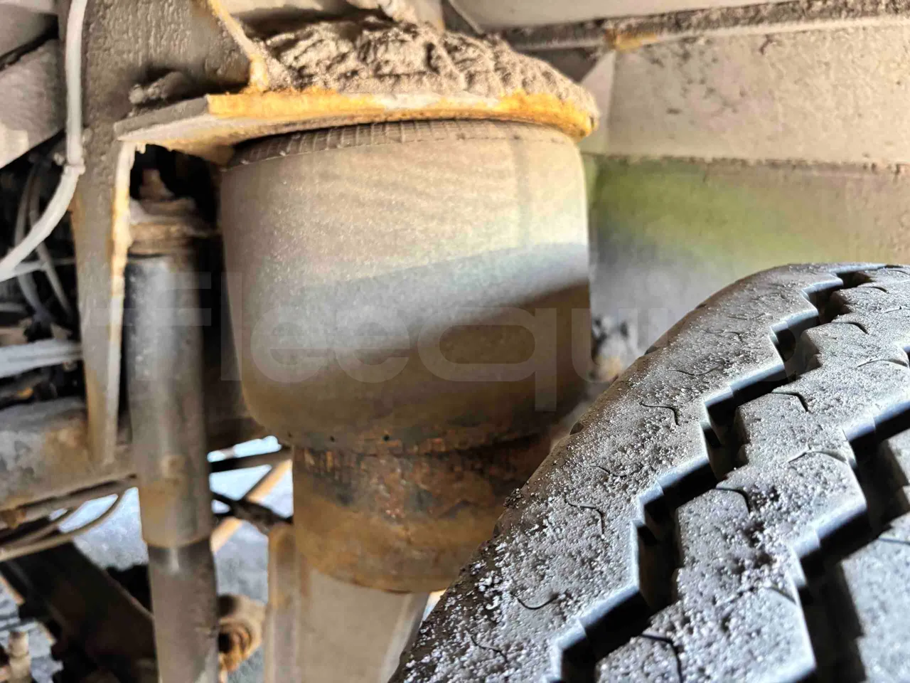 Setra S431 DT - Euro5 - 370kW - 13.890mt - axel 3 shock absorbers 2 left