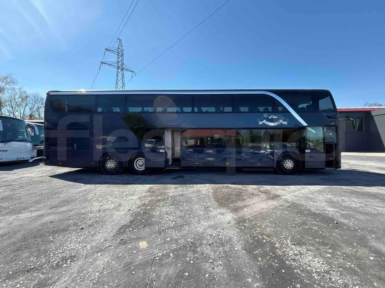 Setra S431 DT - Euro5 - 370kW - 13.890mt - right side doors open