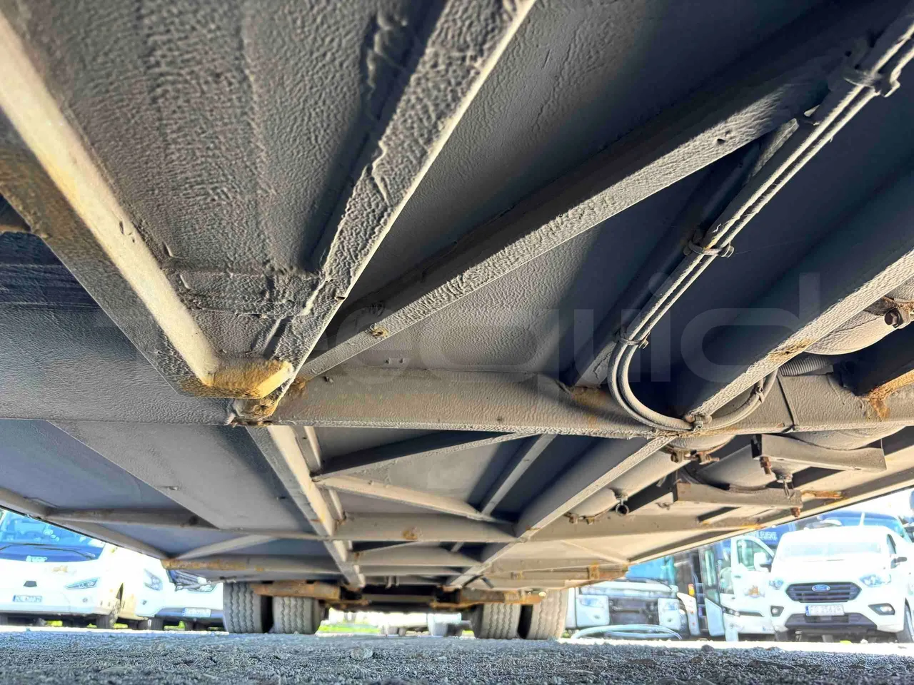 Setra S431 DT - Euro5 - 370kW - 13.890mt - central undercarriage photo