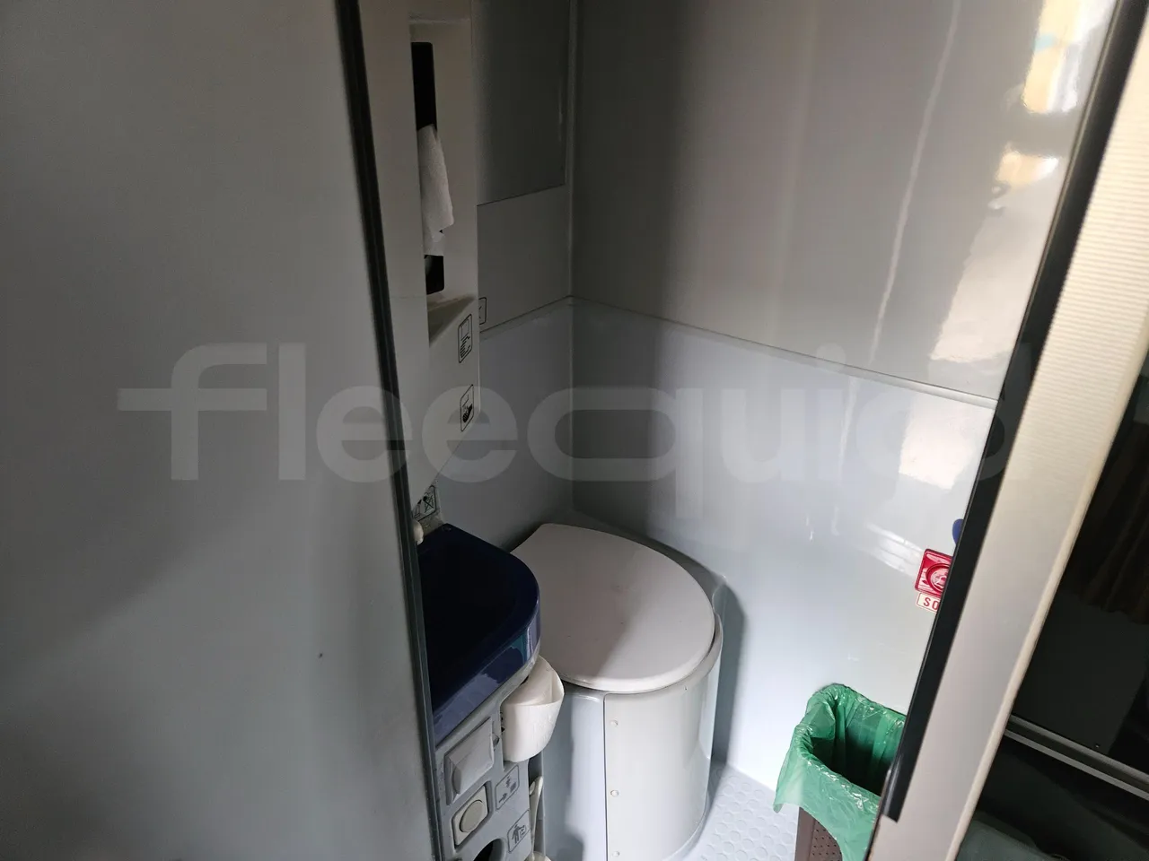 Setra S431 DT - Euro6 - 375kW - 13.890mt - toilette accessories photo