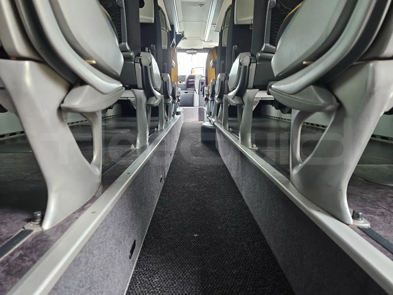 Setra S431 DT - Euro6 - 375kW - 13.890mt - seat brackets photo