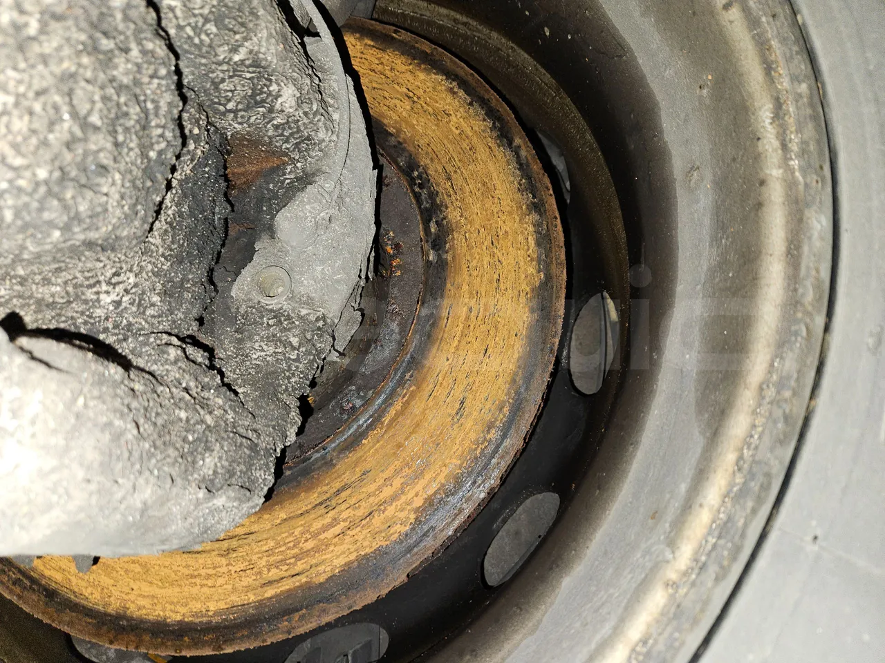 Setra S431 DT - Euro6 - 375kW - 13.890mt - axel 3  discs right