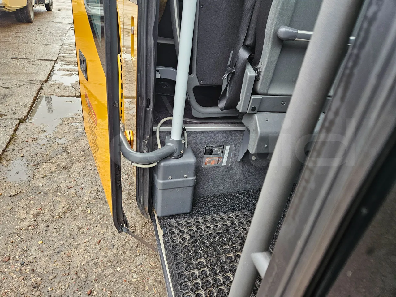 Setra S431 DT - Euro6 - 375kW - 13.890mt - door mechanism photo