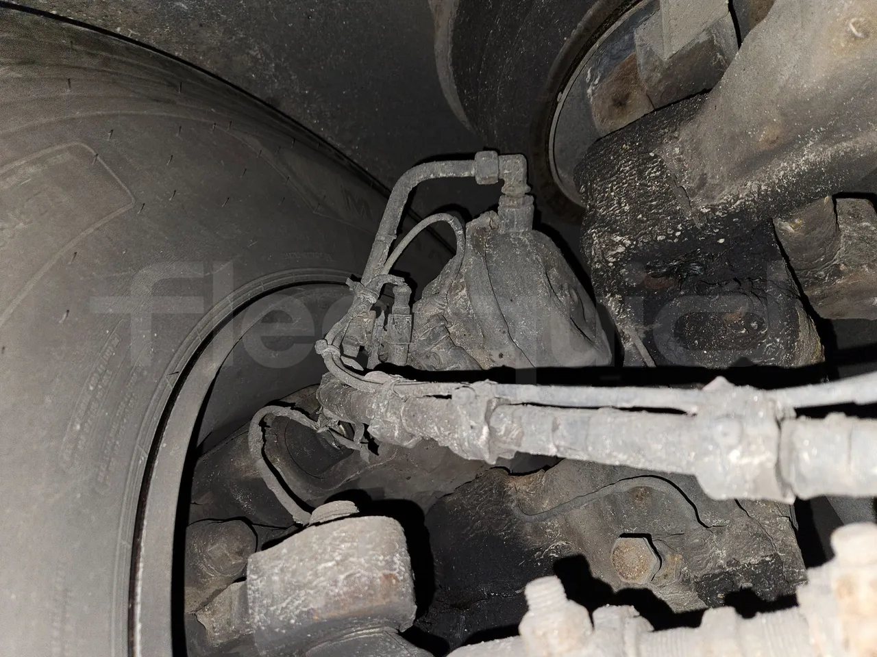 Setra S431 DT - Euro6 - 375kW - 13.890mt - front brake calipers left