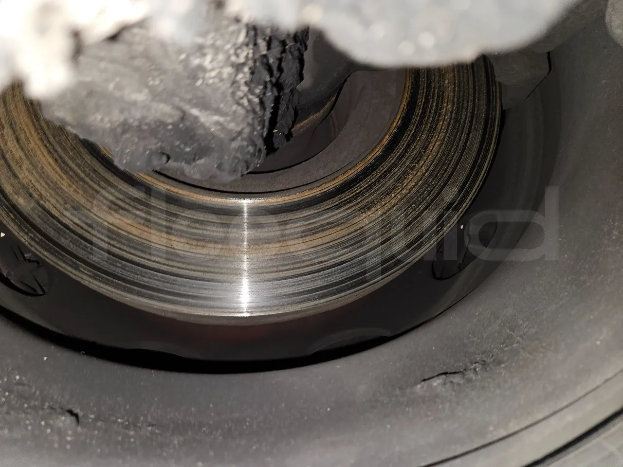 Setra S431 DT - Euro6 - 375kW - 13.890mt - front discs right