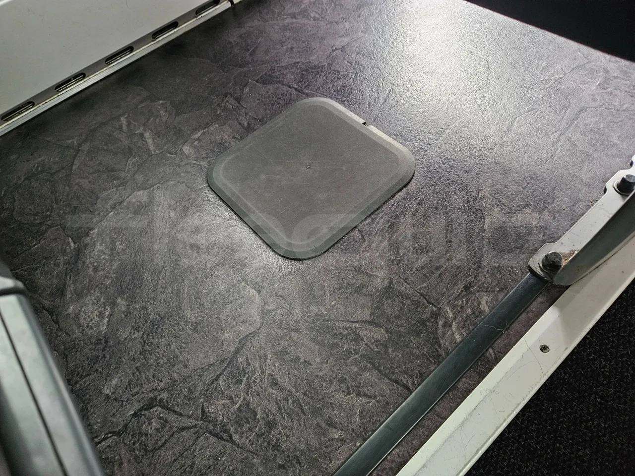 Setra S431 DT - Euro6 - 375kW - 13.890mt - floor hatches photo