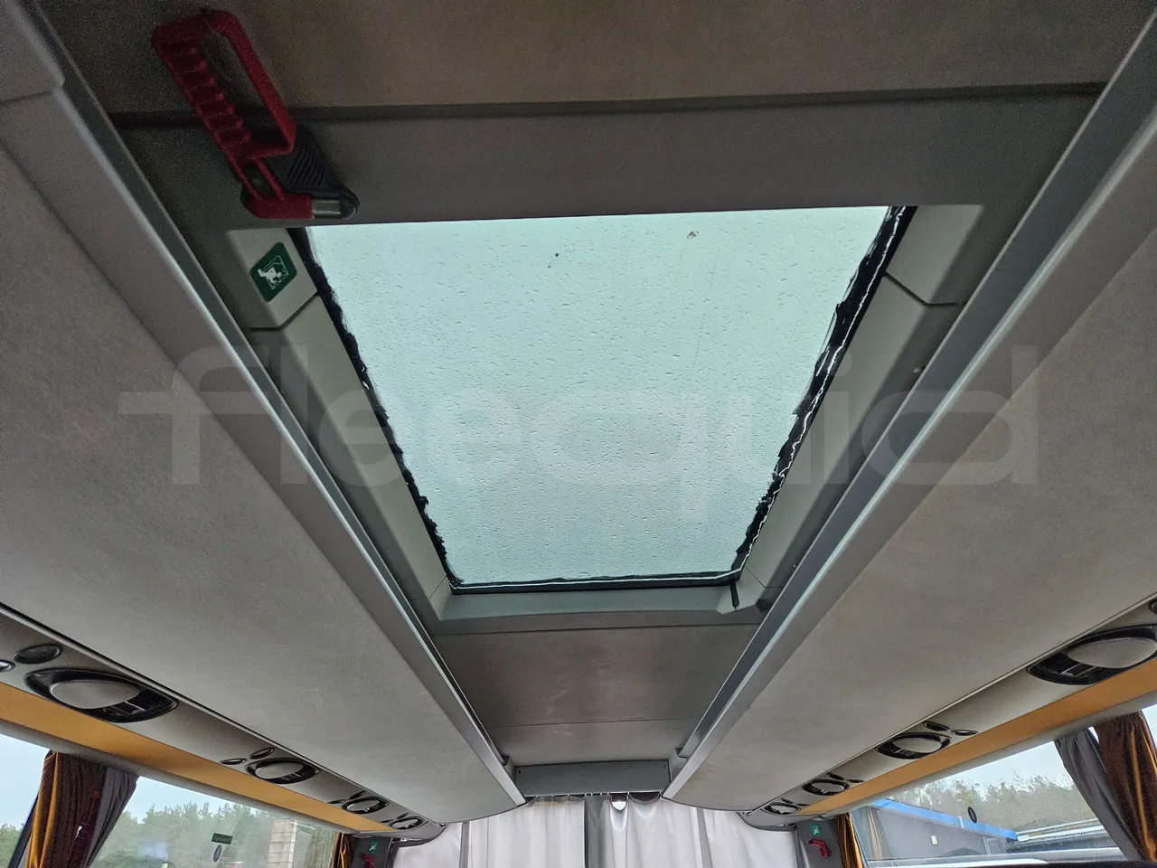 Setra S431 DT - Euro6 - 375kW - 13.890mt - roof hatch 2