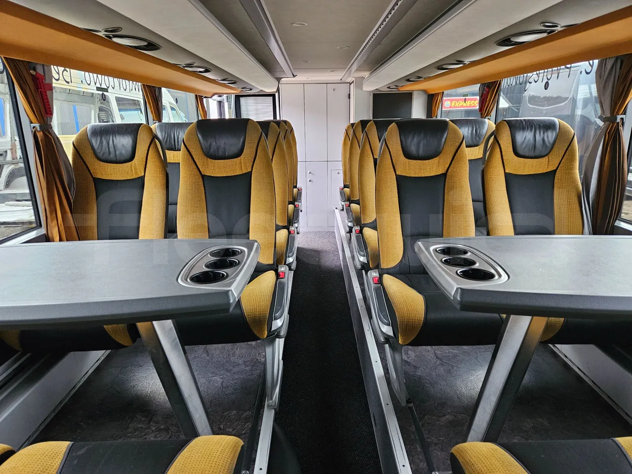 Setra S431 DT - Euro6 - 375kW - 13.890mt - reverse view middle aisle