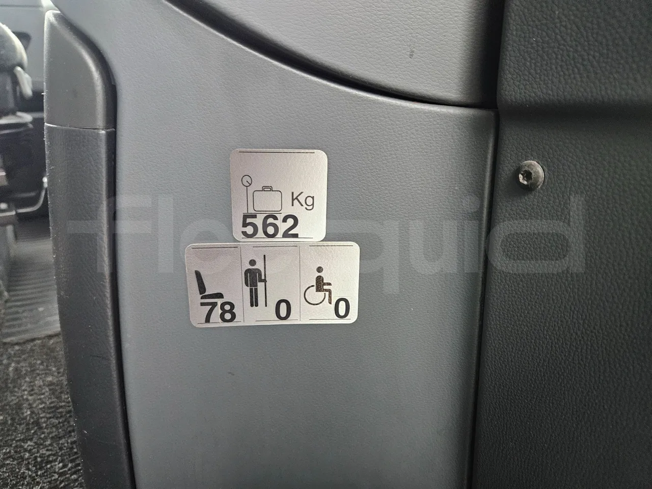 Setra S431 DT - Euro6 - 375kW - 13.890mt - seat plate photo