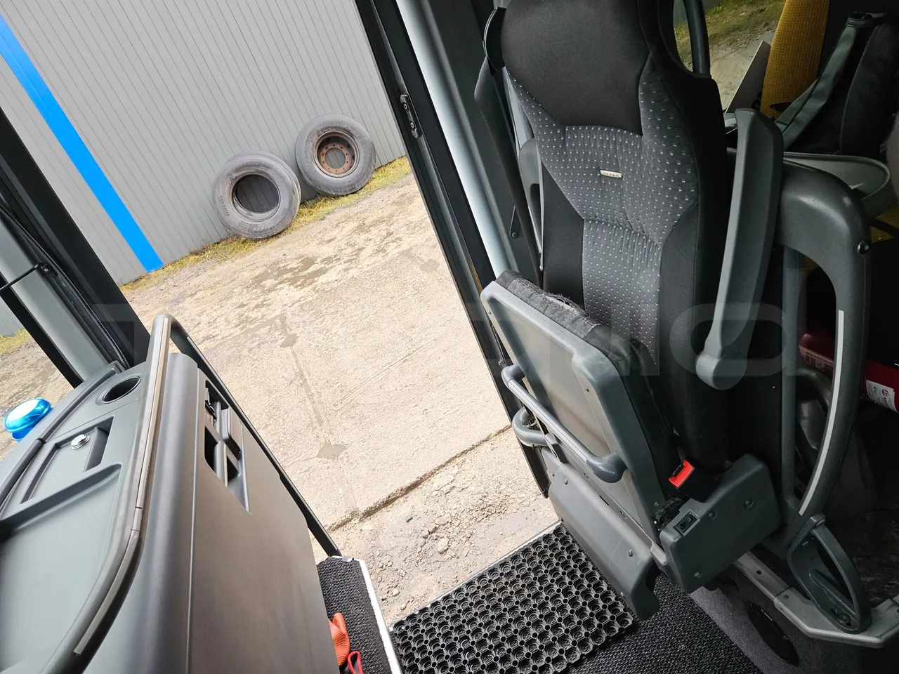 Setra S431 DT - Euro6 - 375kW - 13.890mt - hostess seat photo