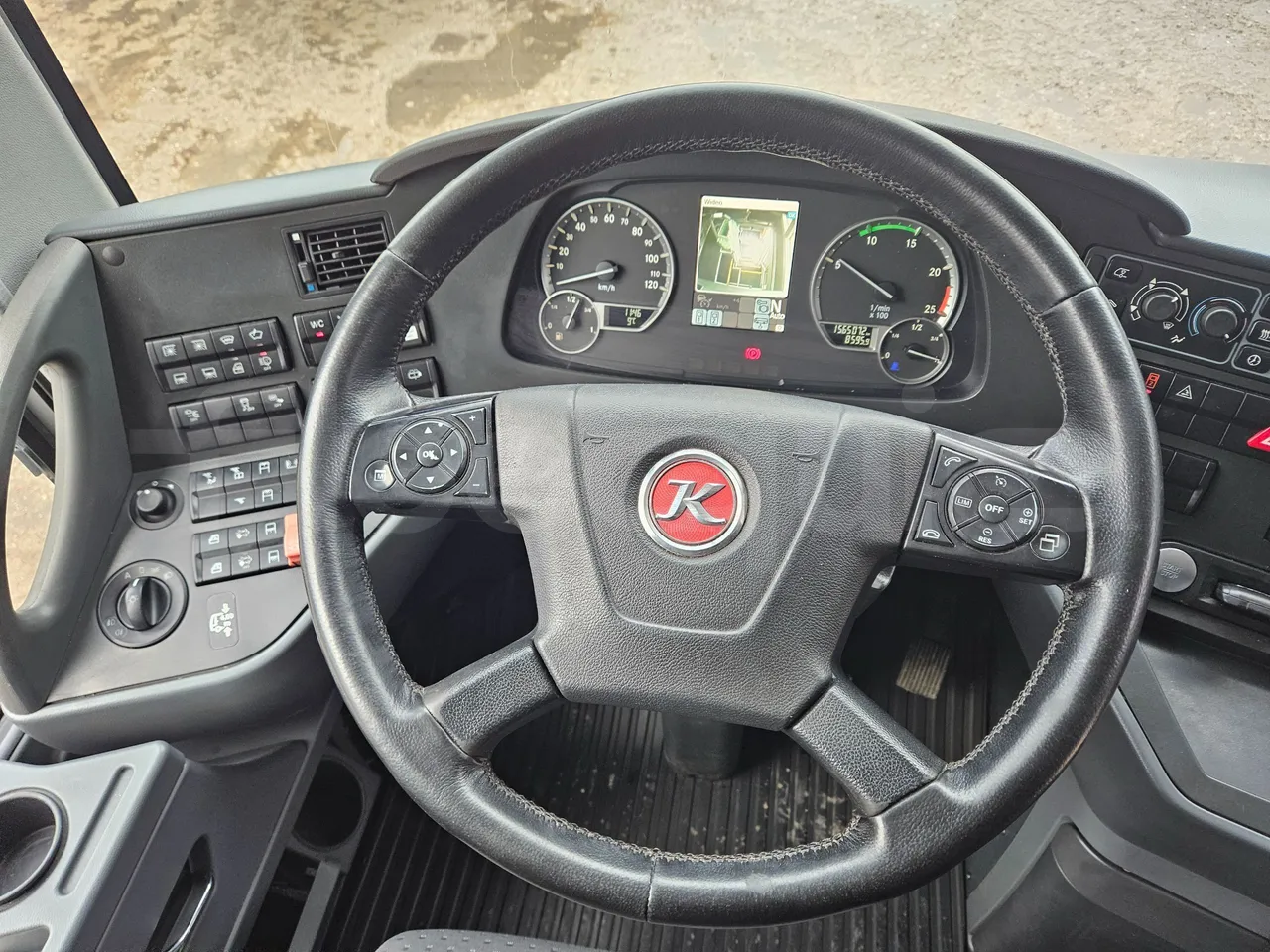 Setra S431 DT - Euro6 - 375kW - 13.890mt - steering wheel photo