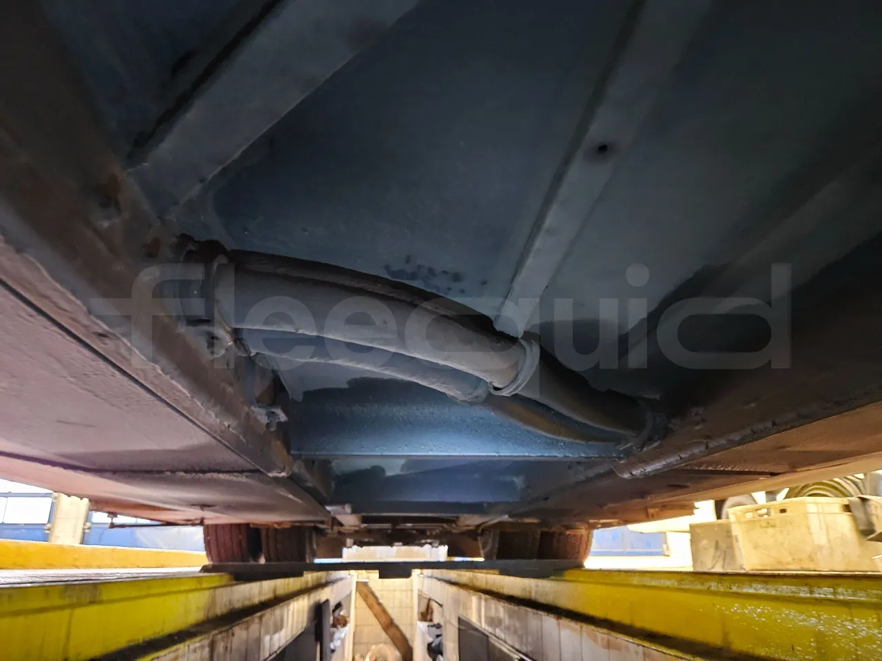 Setra S431 DT - Euro6 - 375kW - 13.890mt - central undercarriage photo