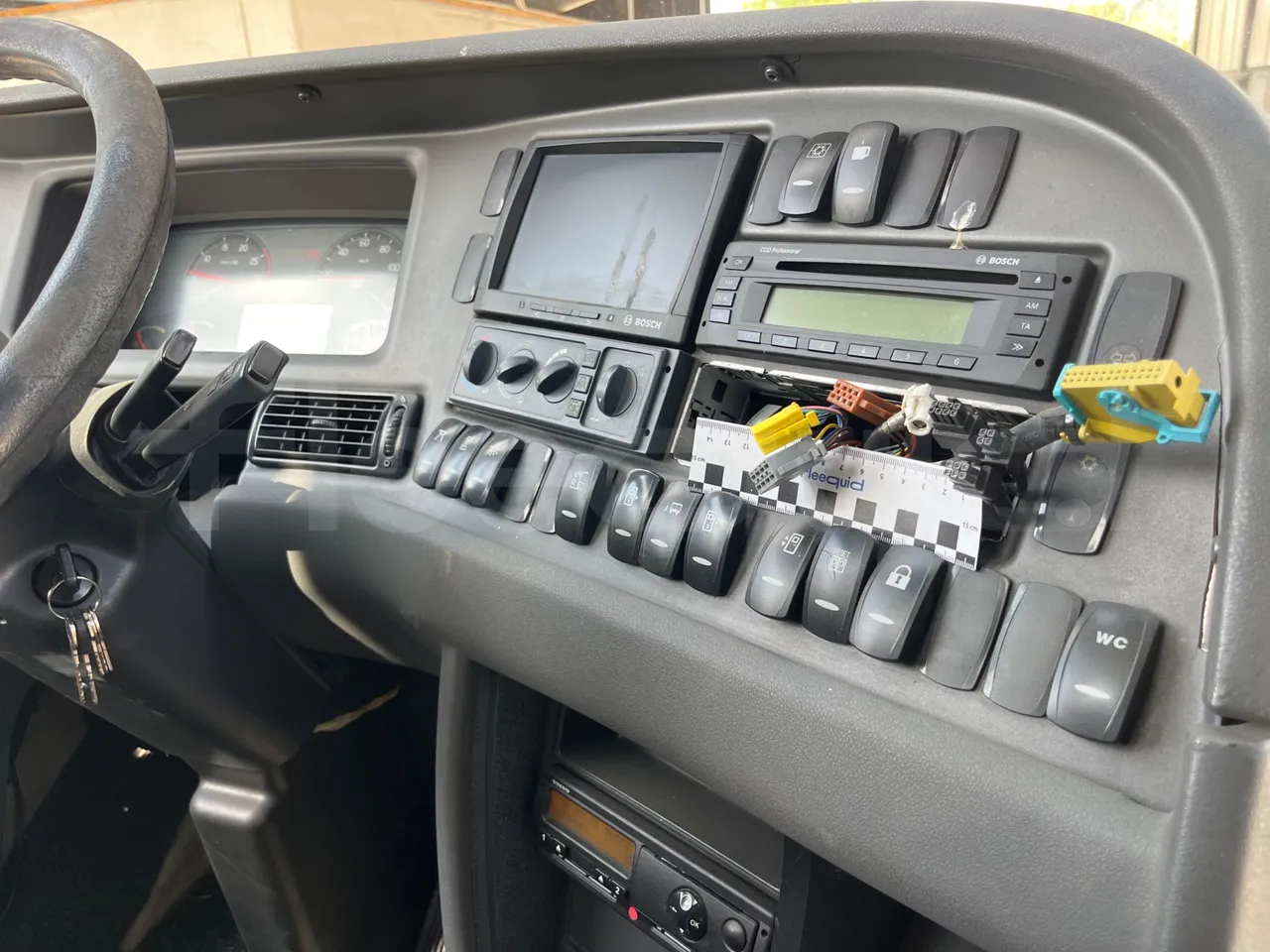 Volvo 9700 B4SC  - Euro6 - 323kW - 12.300mt - radio accessories photo