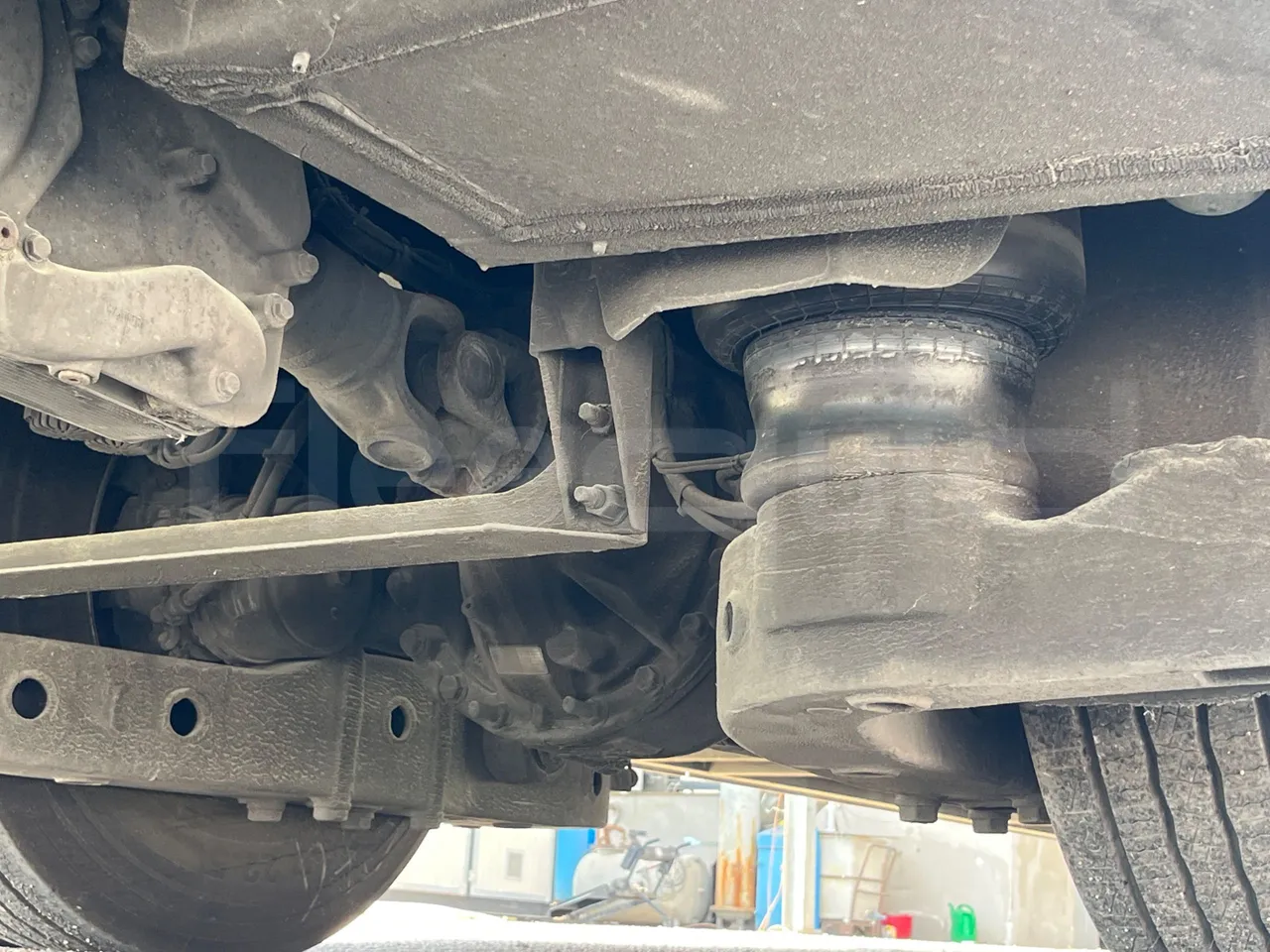 Volvo 9700 B4SC  - Euro6 - 323kW - 12.300mt - central axle (18m)