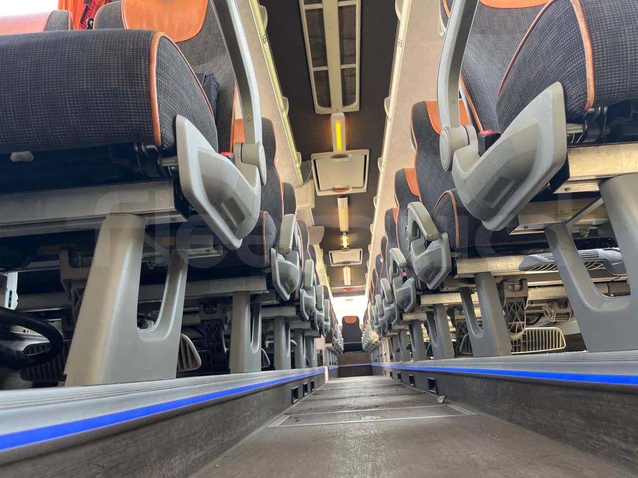 Volvo 9700 B4SC  - Euro6 - 323kW - 12.300mt - seat brackets photo