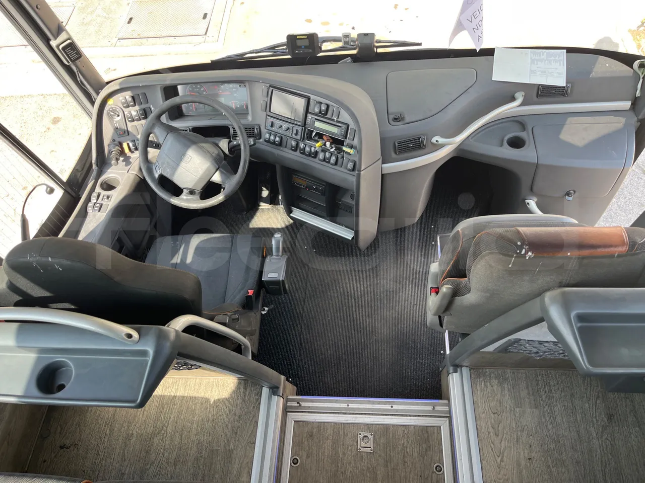 Volvo 9700 B4SC  - Euro6 - 323kW - 12.300mt - buttons panels on