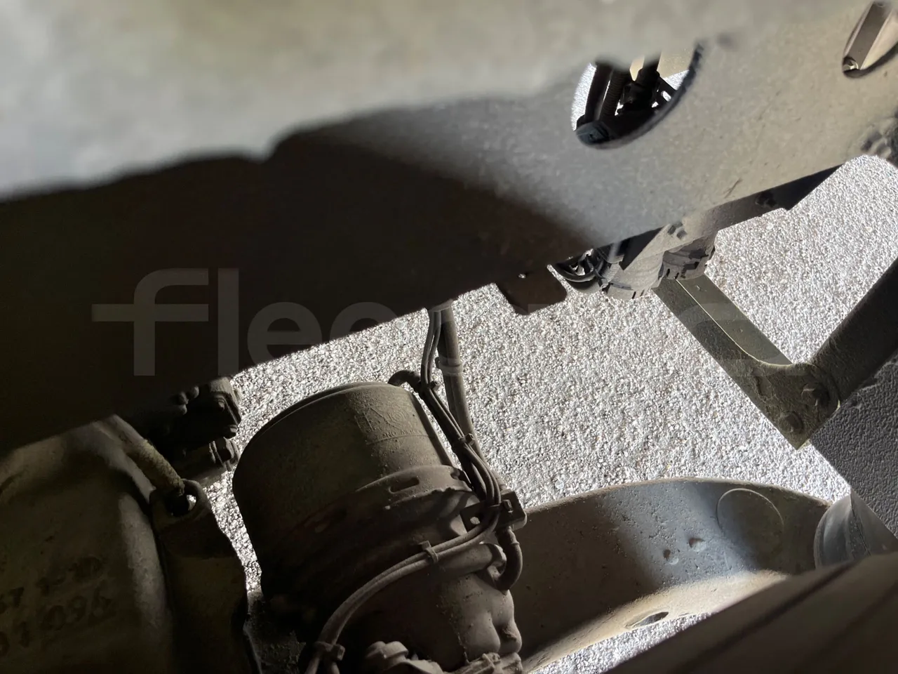 Volvo 9700 B4SC  - Euro6 - 323kW - 12.300mt - axle 2 caliper brakes right
