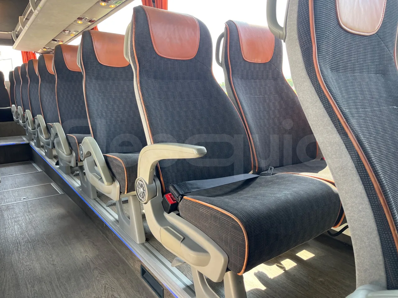 Volvo 9700 B4SC  - Euro6 - 323kW - 12.300mt - central seat safety belt