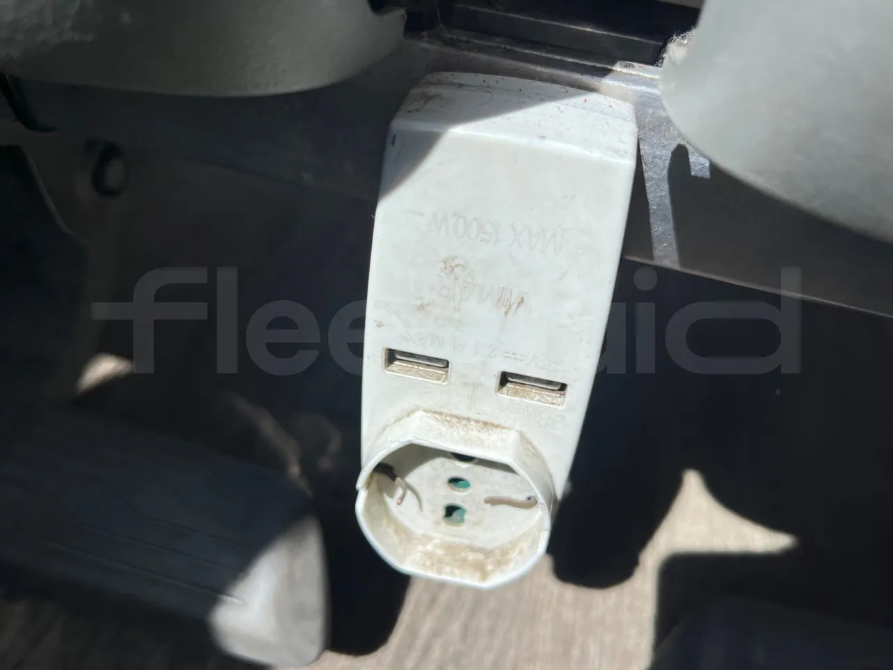 Volvo 9700 B4SC  - Euro6 - 323kW - 12.300mt - usb charging detail
