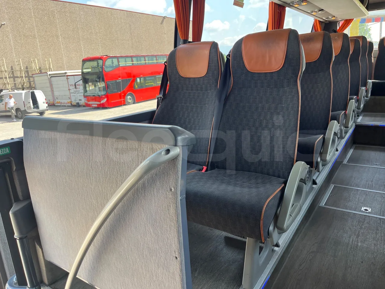 Volvo 9700 B4SC  - Euro6 - 323kW - 12.300mt - single seat detail