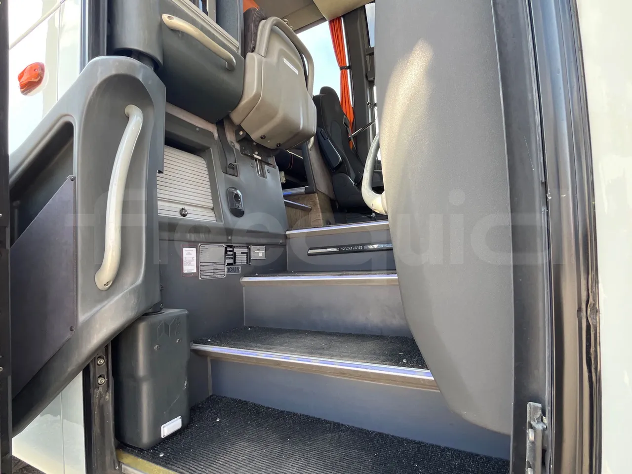Volvo 9700 B4SC  - Euro6 - 323kW - 12.300mt - door mechanism photo