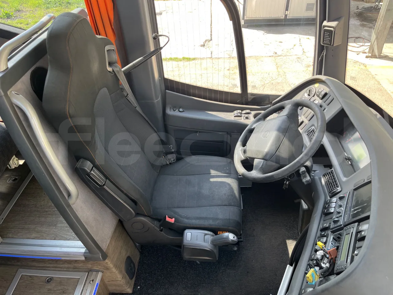 Volvo 9700 B4SC  - Euro6 - 323kW - 12.300mt - driver's seat photo