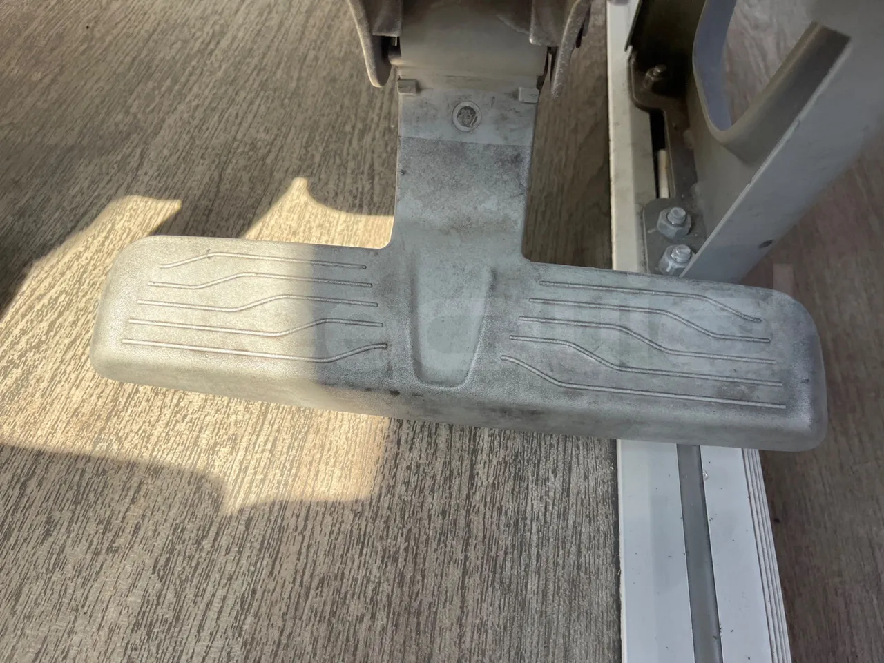 Volvo 9700 B4SC  - Euro6 - 323kW - 12.300mt - footrest detail photo