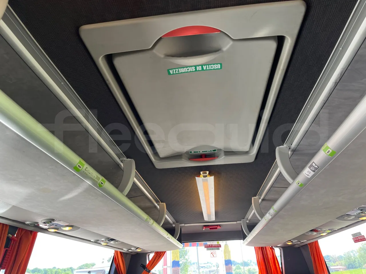 Volvo 9700 B4SC  - Euro6 - 323kW - 12.300mt - roof hatch 1