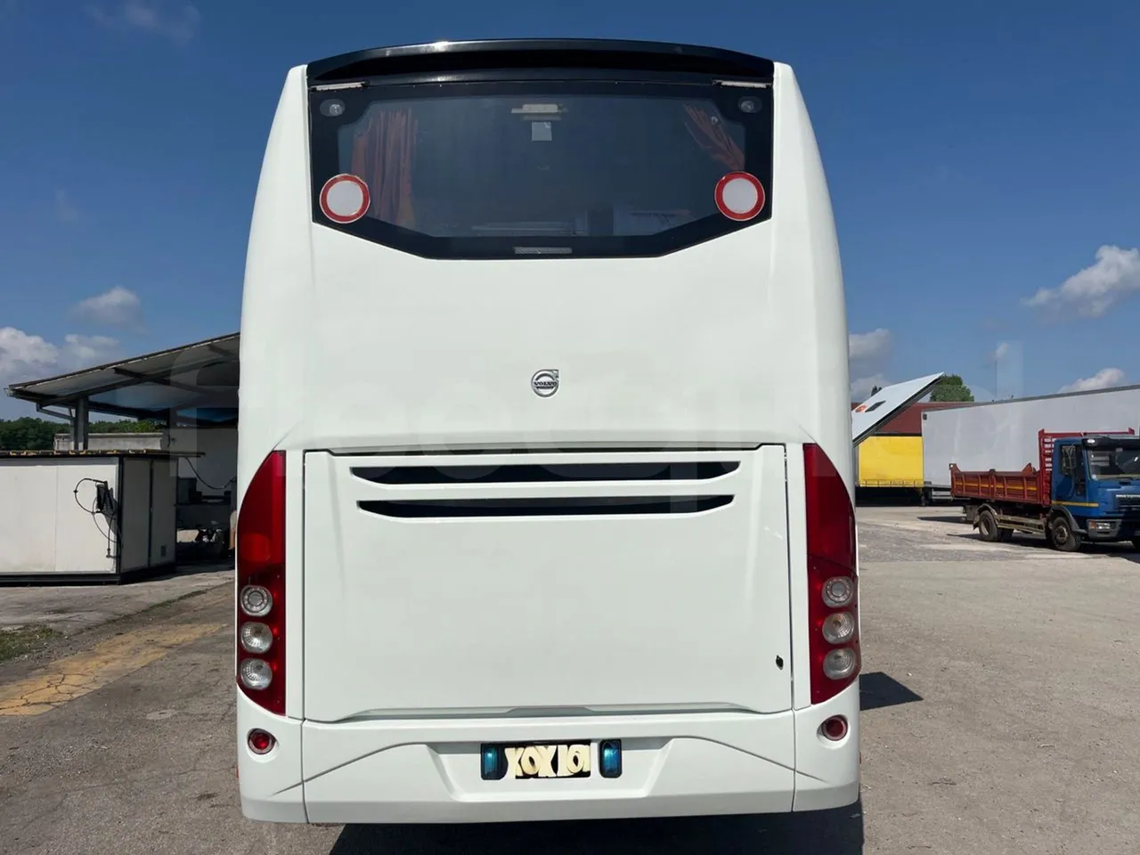 Volvo 9700 B4SC  - Euro6 - 323kW - 12.300mt - rear hatch closed