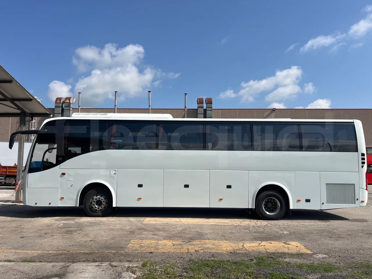 Volvo 9700 B4SC  - Euro6 - 323kW - 12.300mt - left side photo