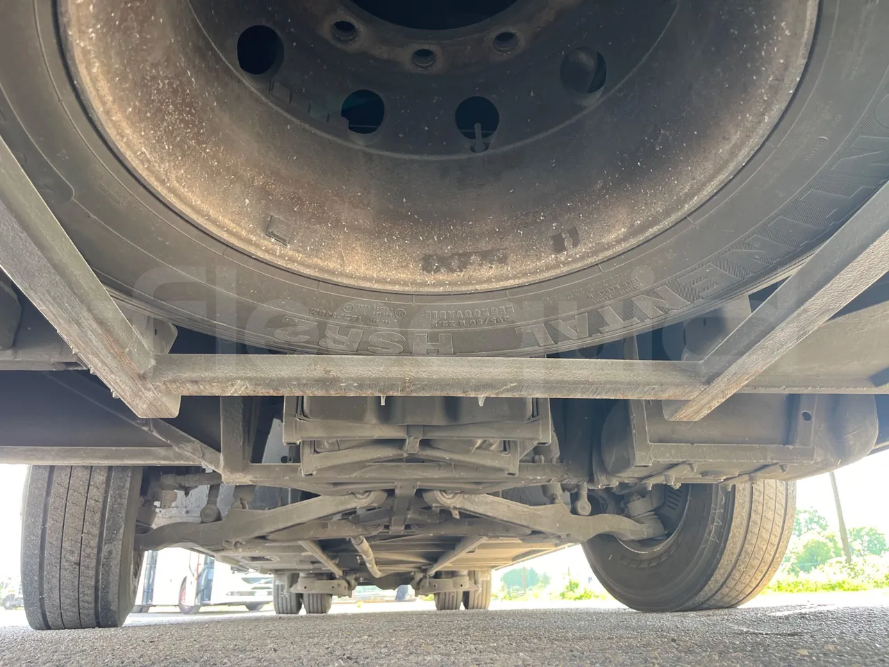 Volvo 9700 B4SC  - Euro6 - 323kW - 12.300mt - front undercarriage from front