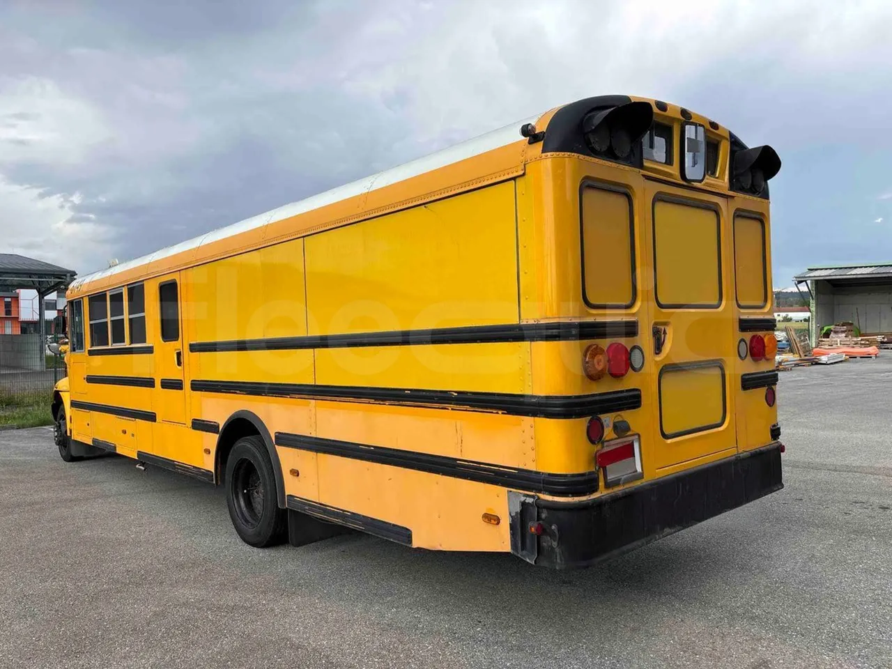 International PB10500 - 3/4 left rear side