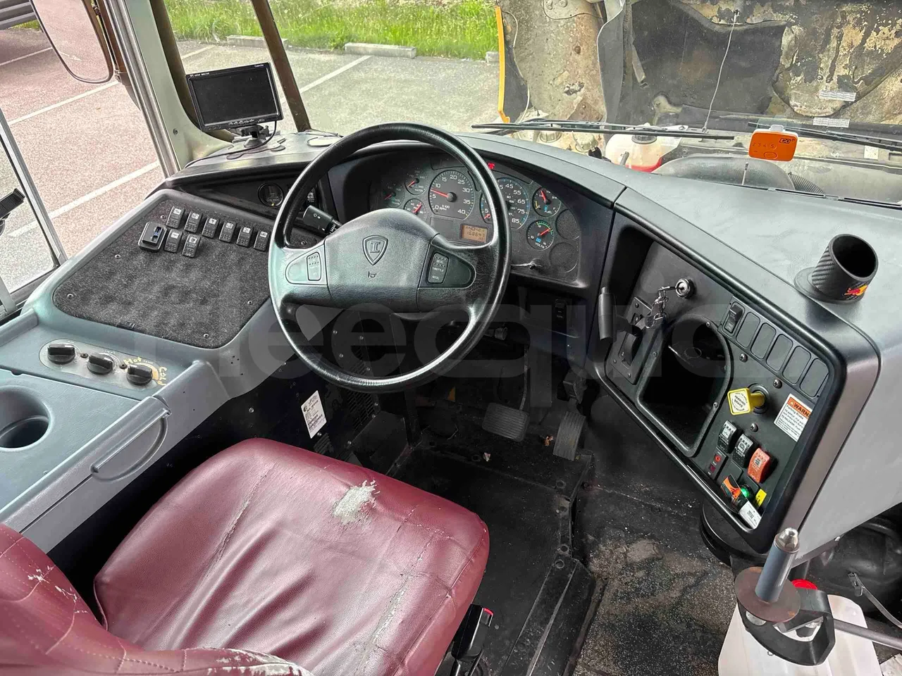 International PB10500 - buttons panels on