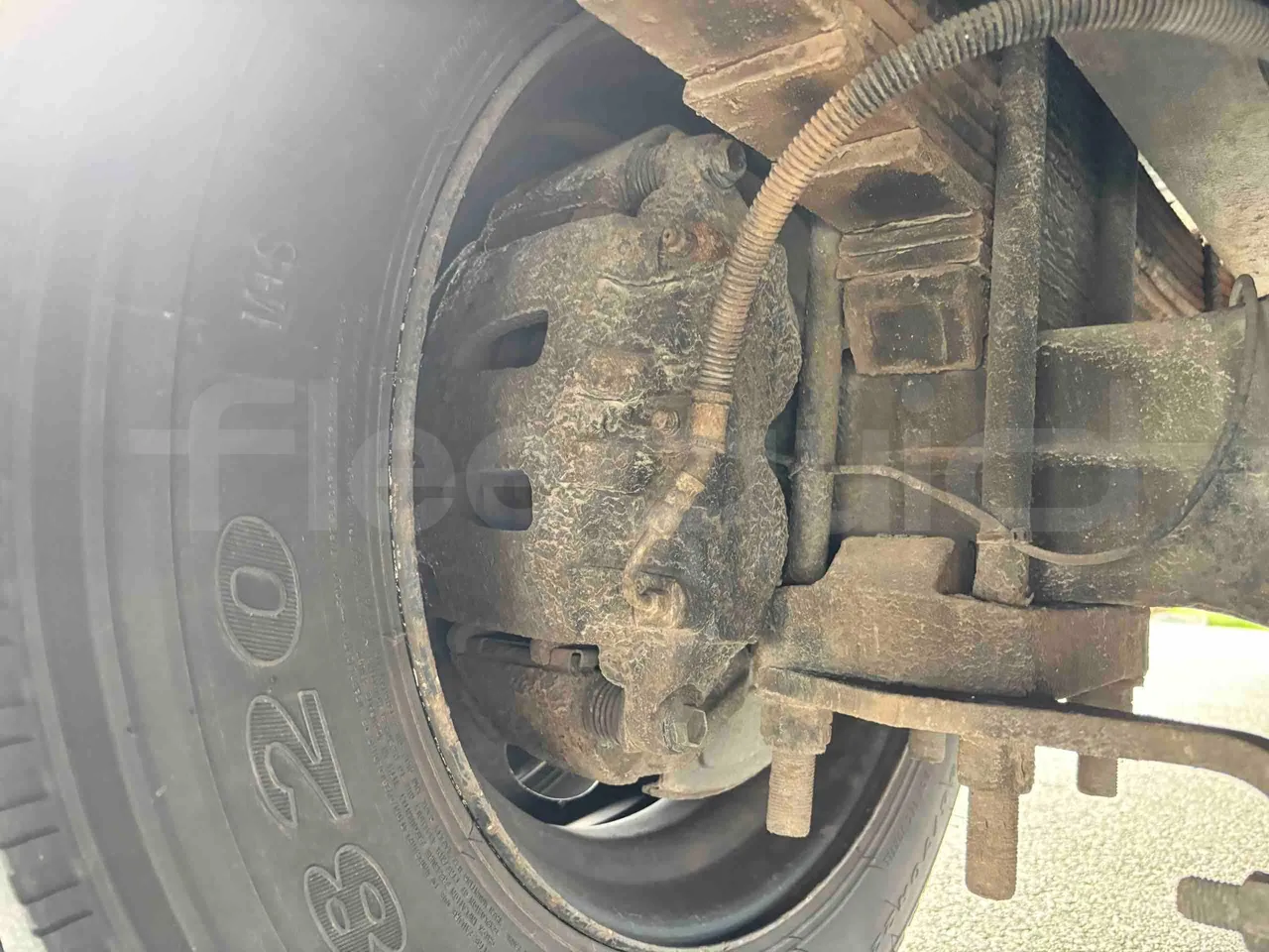 International PB10500 - axle 2 caliper brakes left