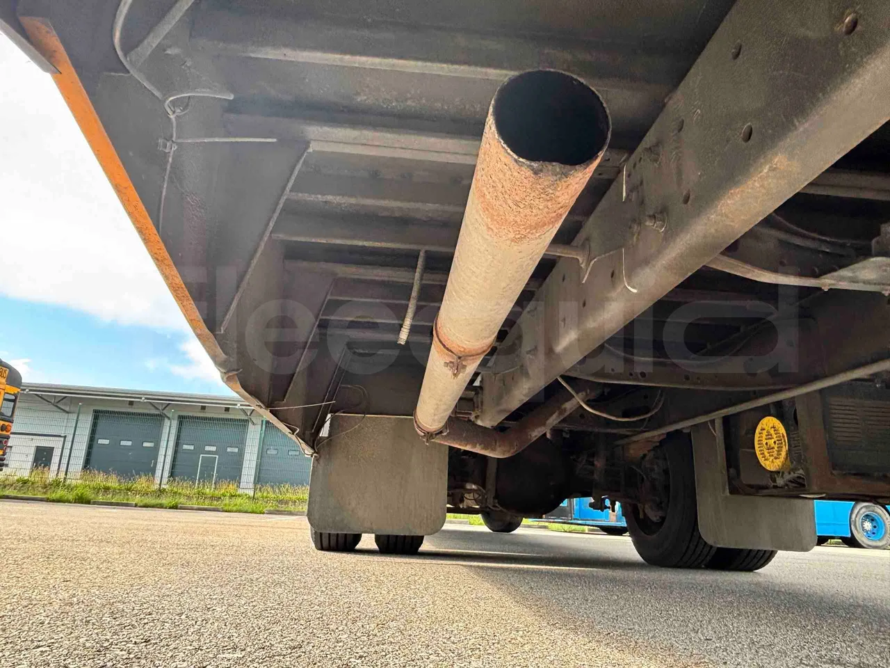 International PB10500 - exhaust photo