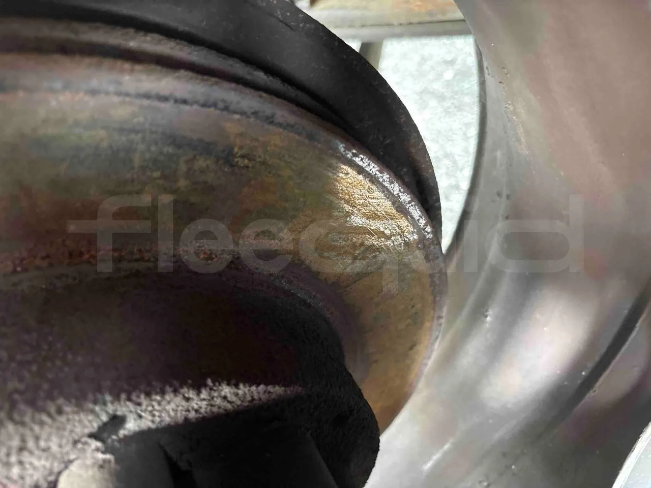 International PB10500 - front discs left