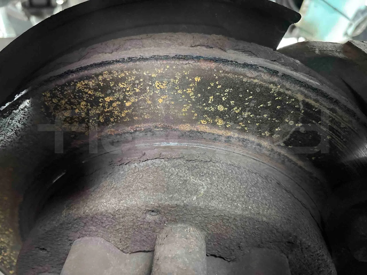 International PB10500 - front discs right